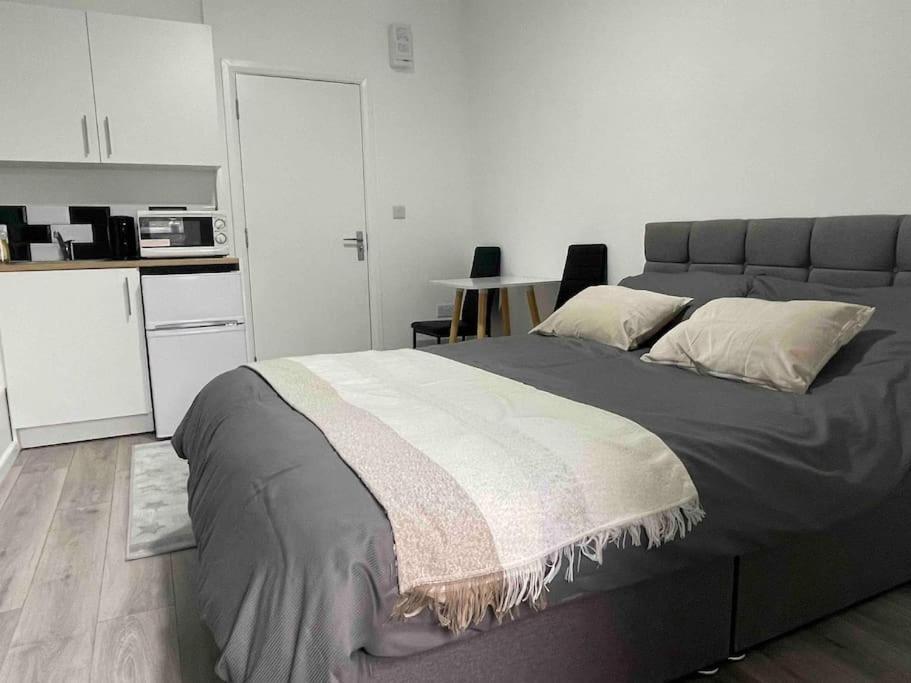 Flat Private Shower Wc And Kitchenette Londra